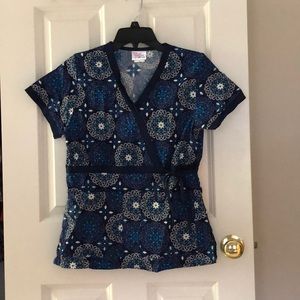 XS scrub top